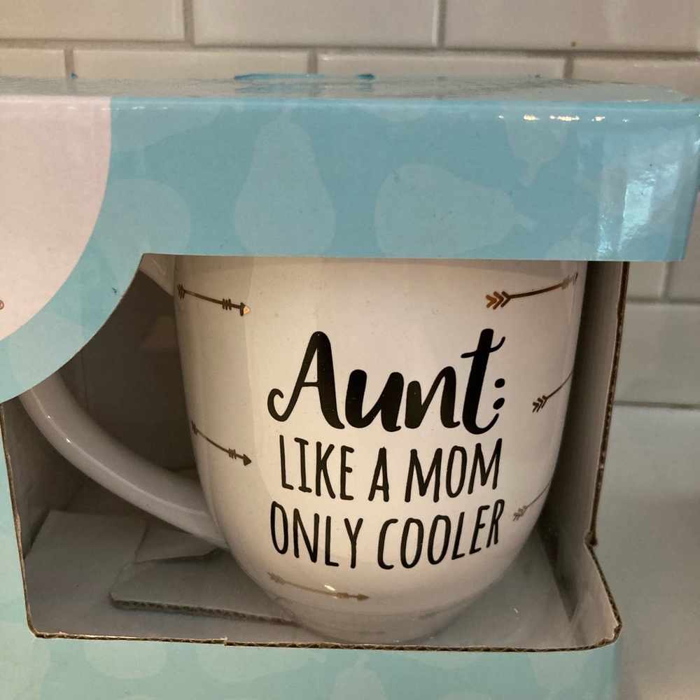 AUNT class mug